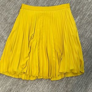 LOFT yellow pleated skirt